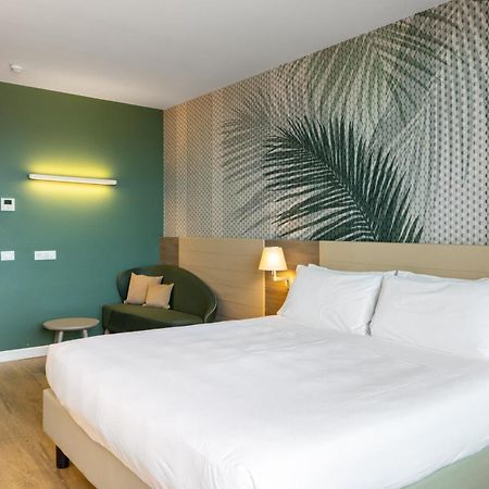 Enjoy Garda Hotel Peschiera del Garda Esterno foto