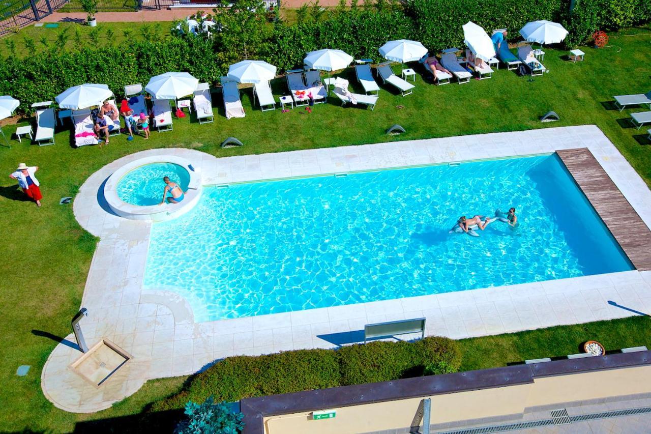 Enjoy Garda Hotel Peschiera del Garda Esterno foto
