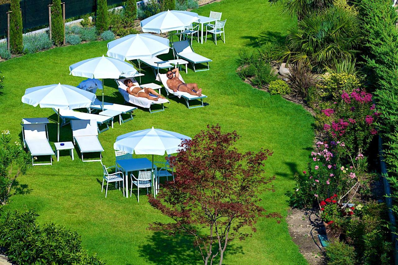 Enjoy Garda Hotel Peschiera del Garda Esterno foto