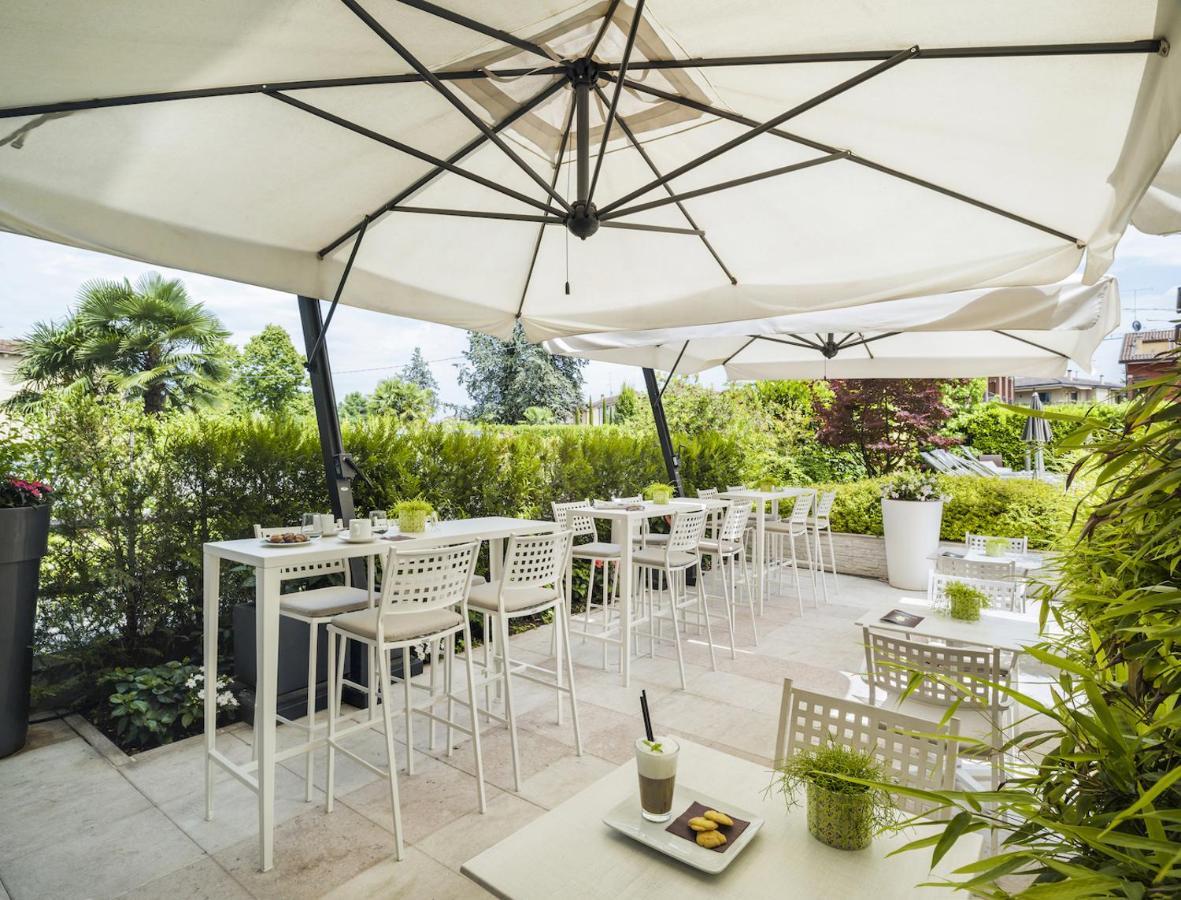 Enjoy Garda Hotel Peschiera del Garda Esterno foto