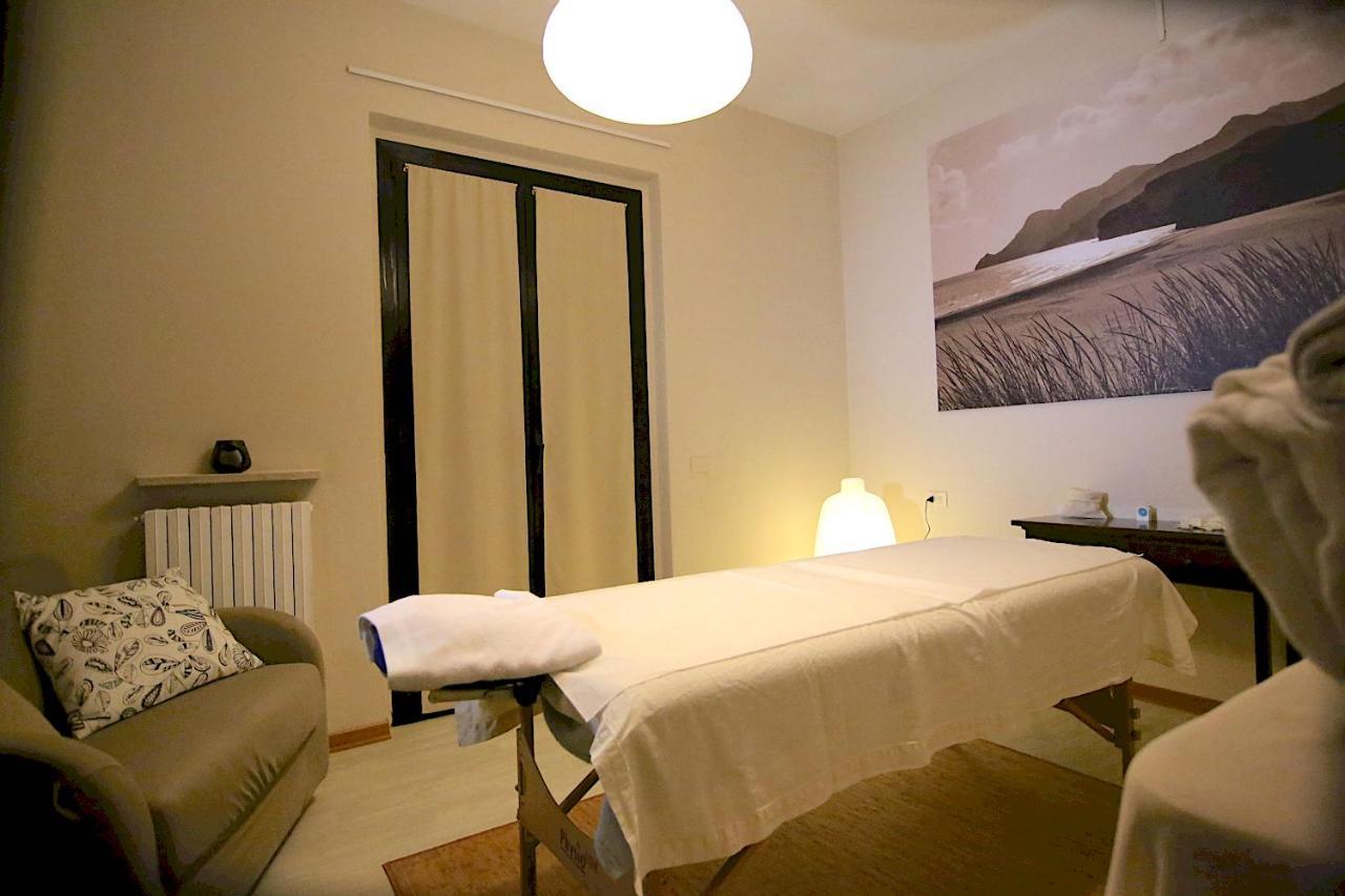 Enjoy Garda Hotel Peschiera del Garda Esterno foto