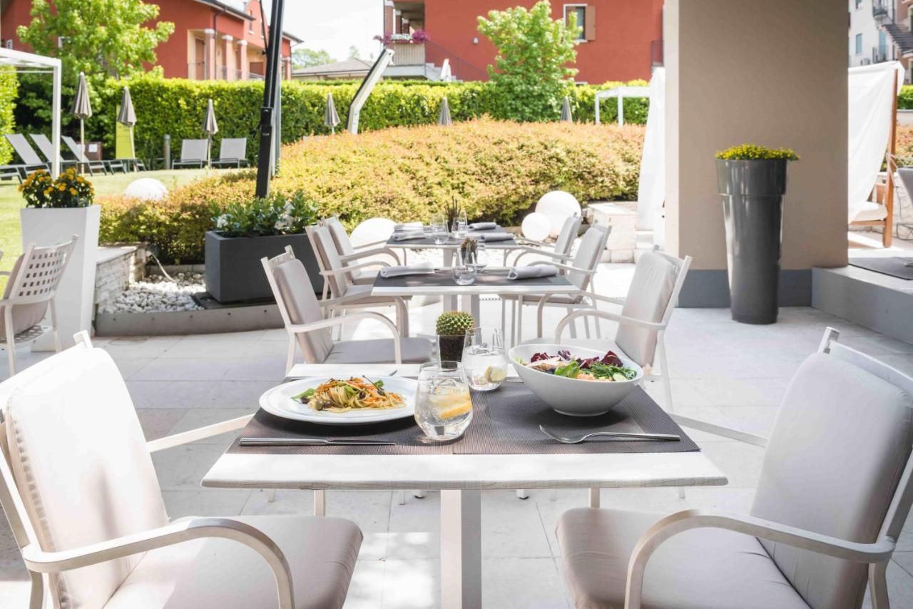 Enjoy Garda Hotel Peschiera del Garda Esterno foto